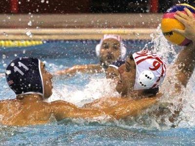 Πέταγε… φωτιές στην πισίνα ο Ολυμπιακός, 33-8 την Κρόιτσλινγκεν